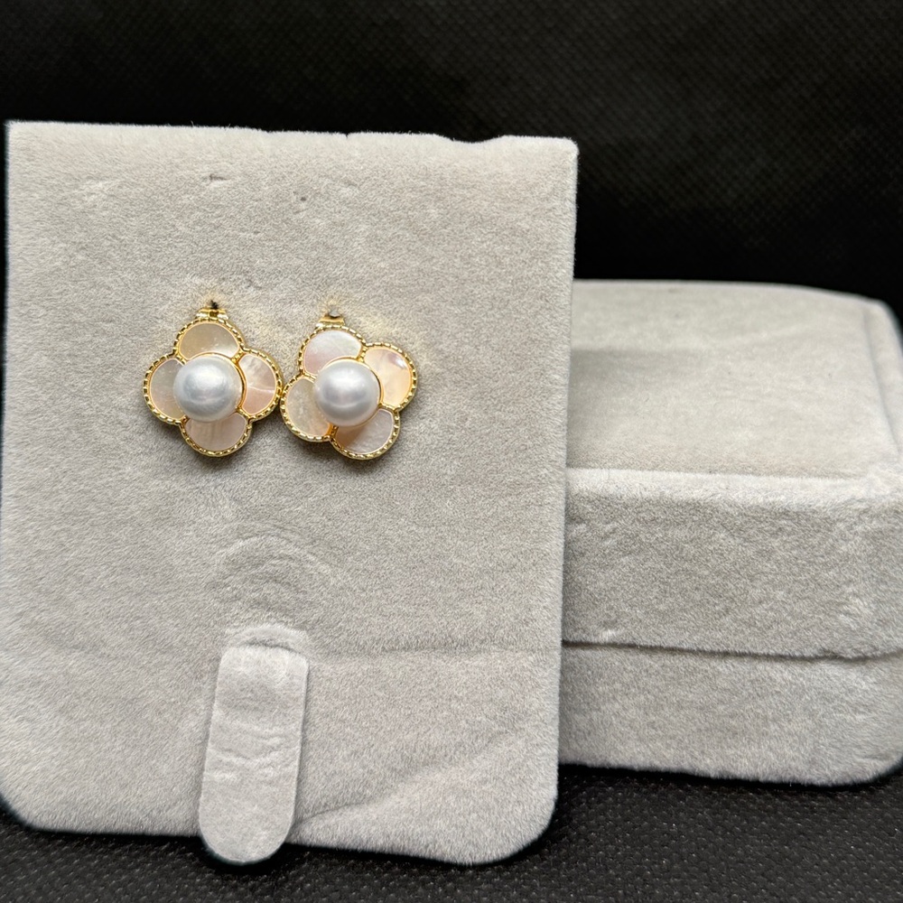 Elegant Gold and Pearl Flower Earrings